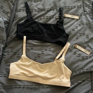 SKIMS SCOOP NECK BRALETTE BRAND NEW TAGS ON!!!!